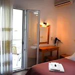Kostas Apartments & Studios
