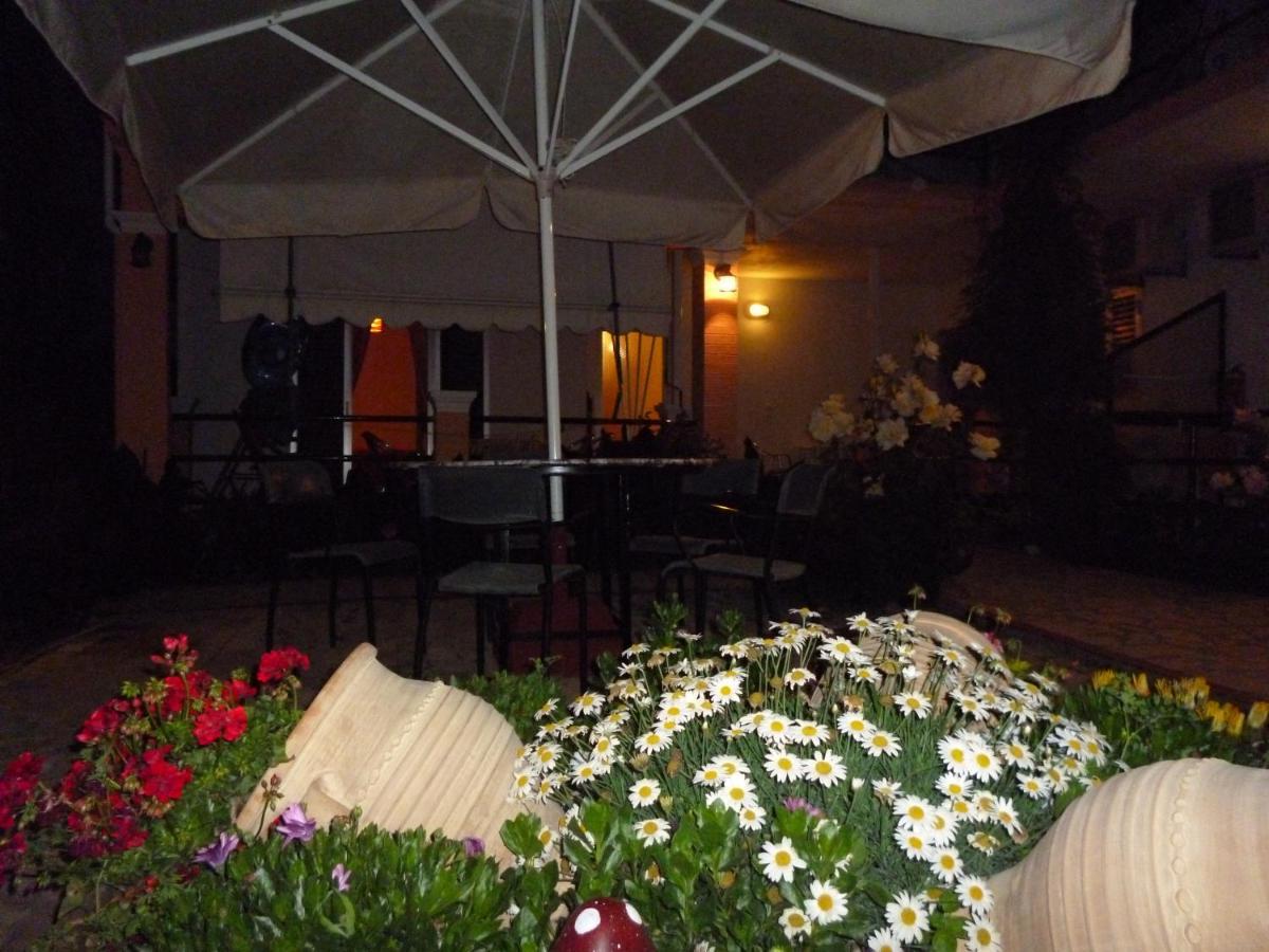 Kostas & Apartment