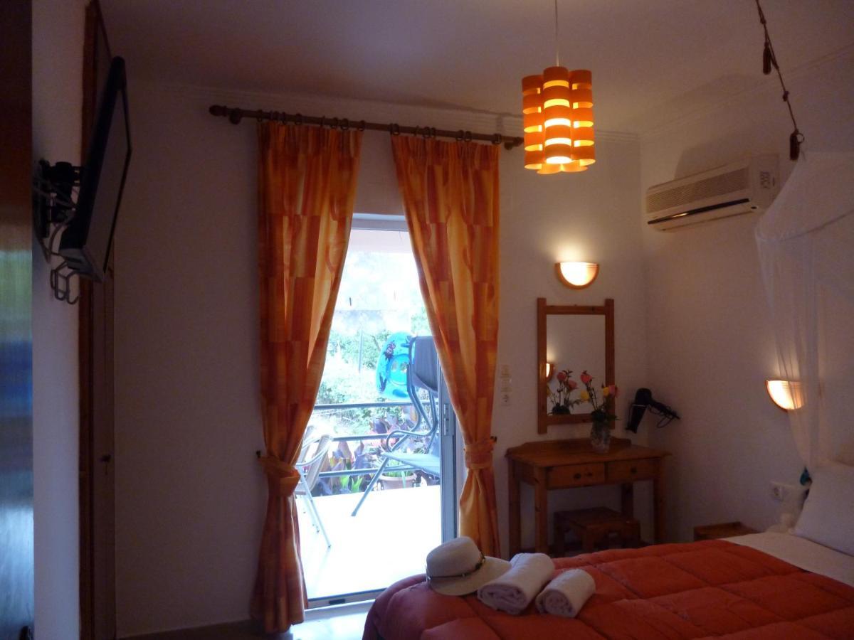 Kostas & Apartment *