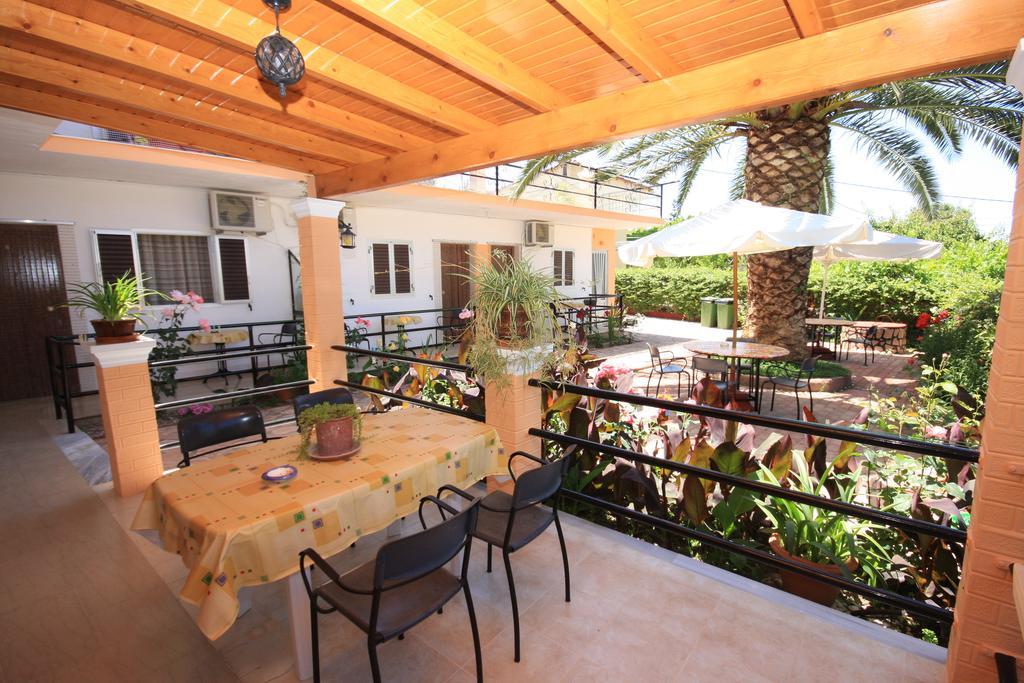 Apartament Kostas &
