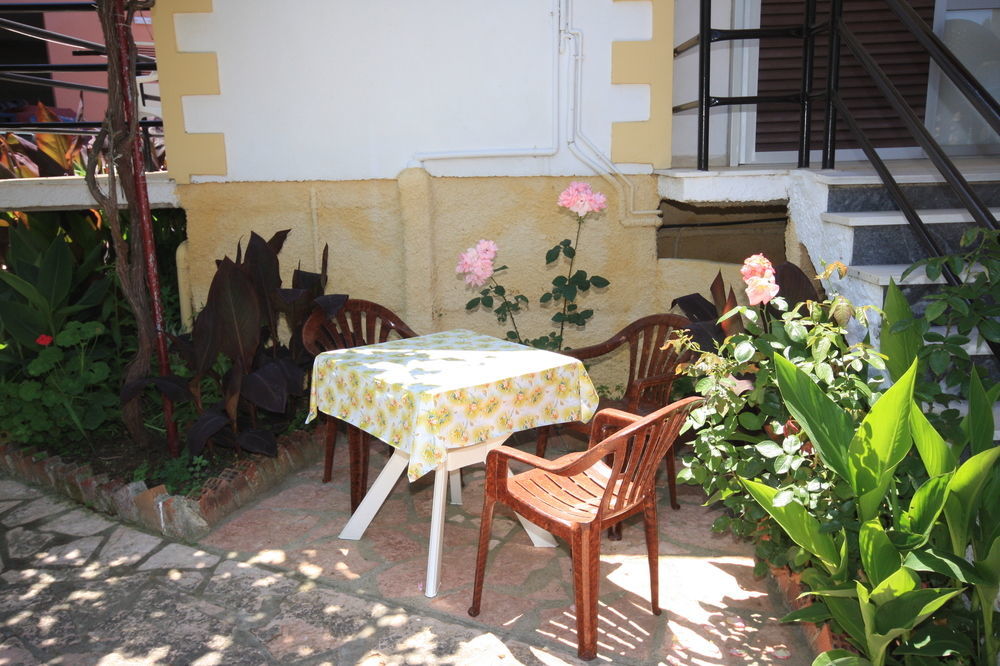 Kostas & Apartament Agios Georgios Pagon